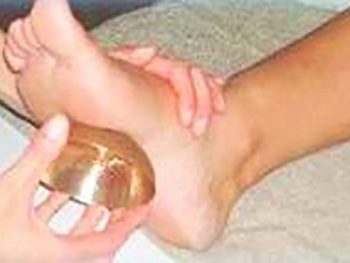 Massage des pieds au bol Kansu de 30 mn, indien